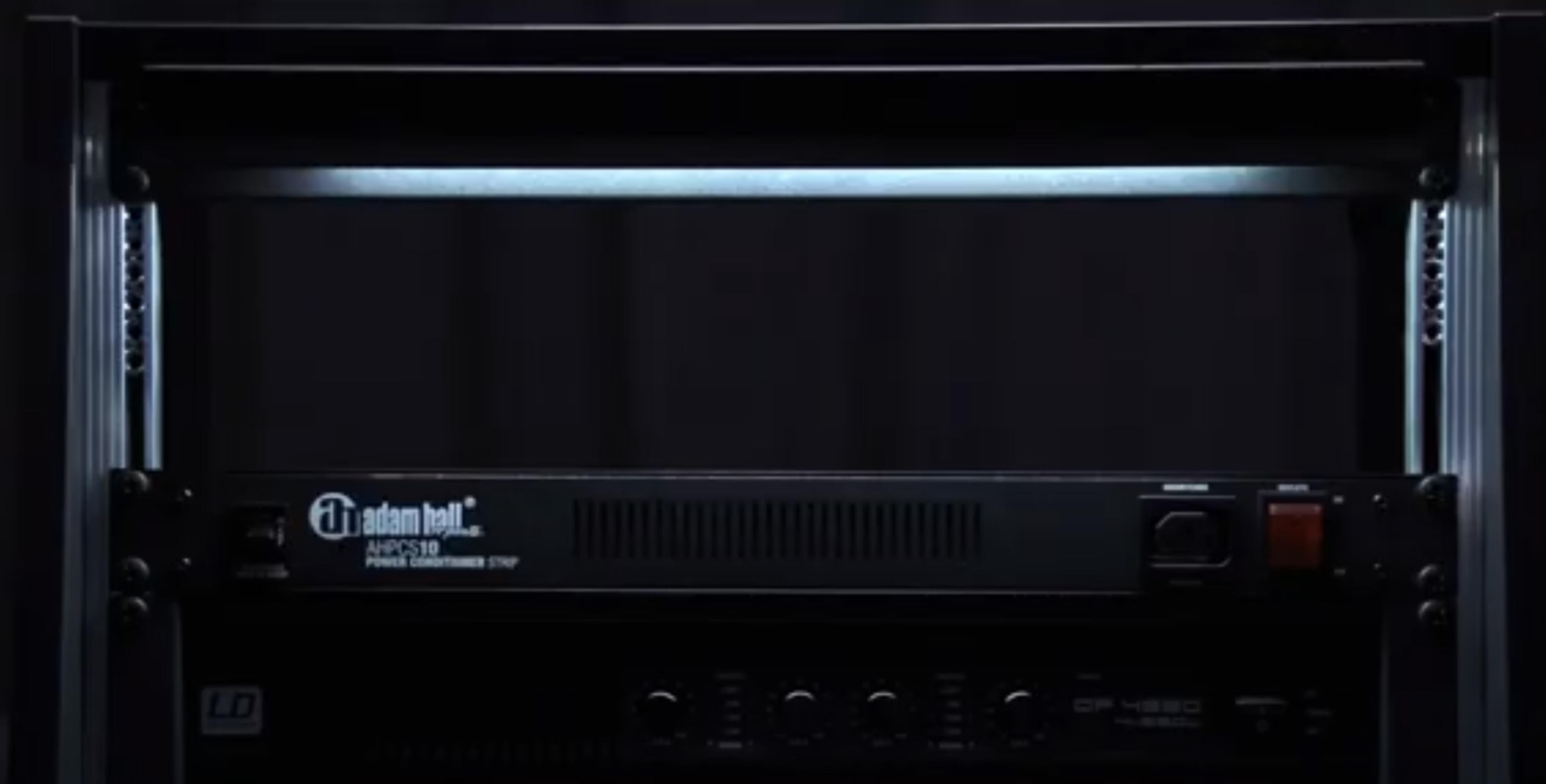 Adam Hall RACK LIGHT 01